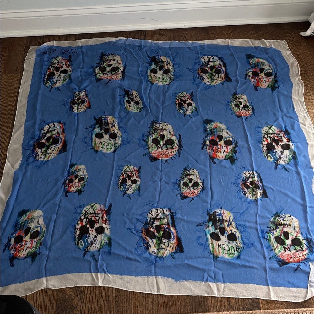 Alexander McQueen Graphic Print silk scarf